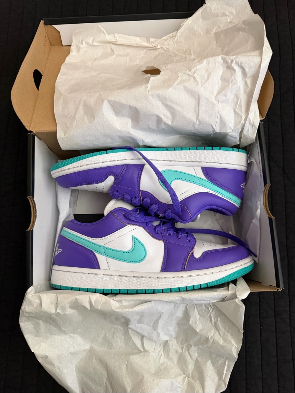 Jordan 1 Low Psychic Purple/Hyper Jade M7.5/W9 - Picture 5 of 7